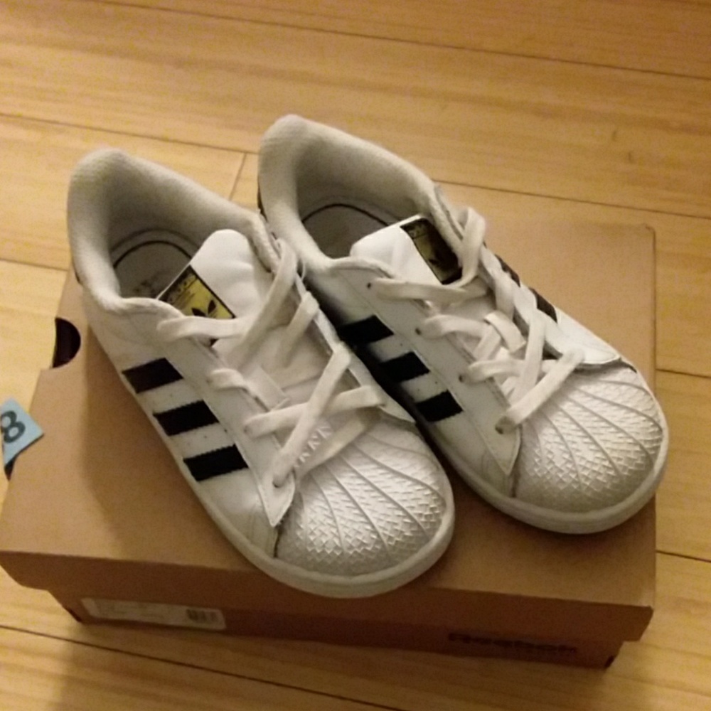 Shell toe Adidas
